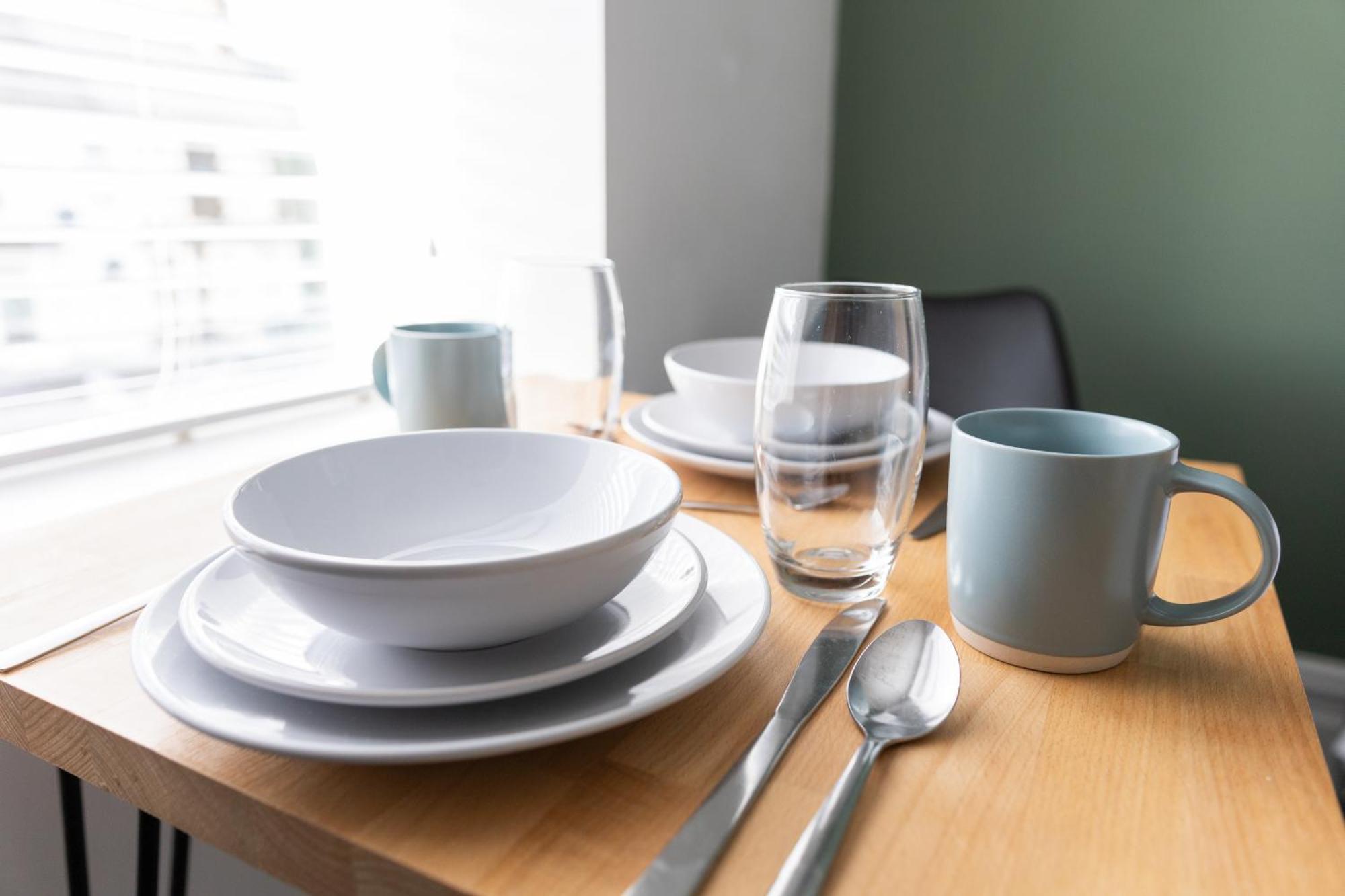Bay City Studio Apartments Кардифф Экстерьер фото